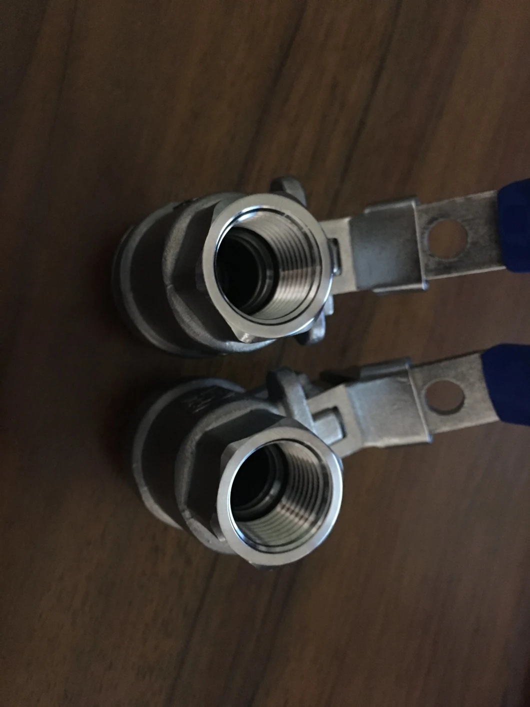 SS304 316 Stainless Steel Handle with Locking Internal Thread BSPP BSPT NPT 2PC Ball Valve